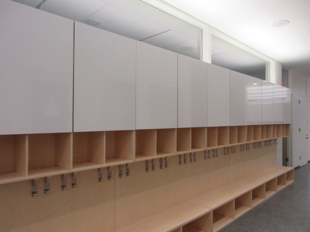 Laminate lockers for private school - CFNYgroup